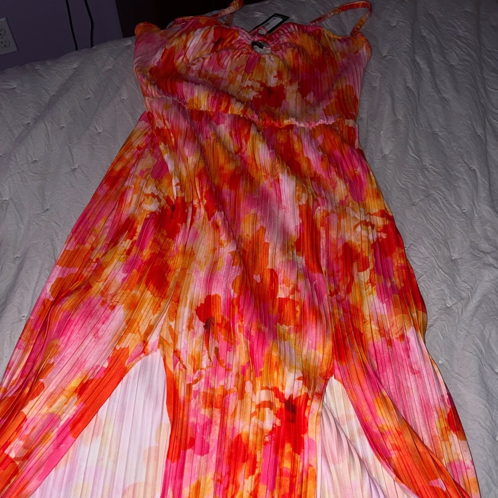 Prettylittlething long leg slit dress! 👗